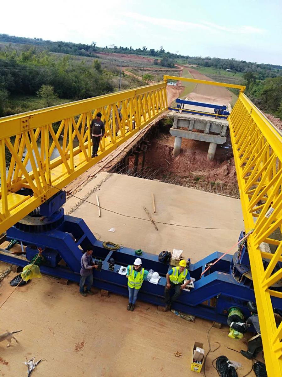 Paraguay's first laucnher girder bridge crane has begun working