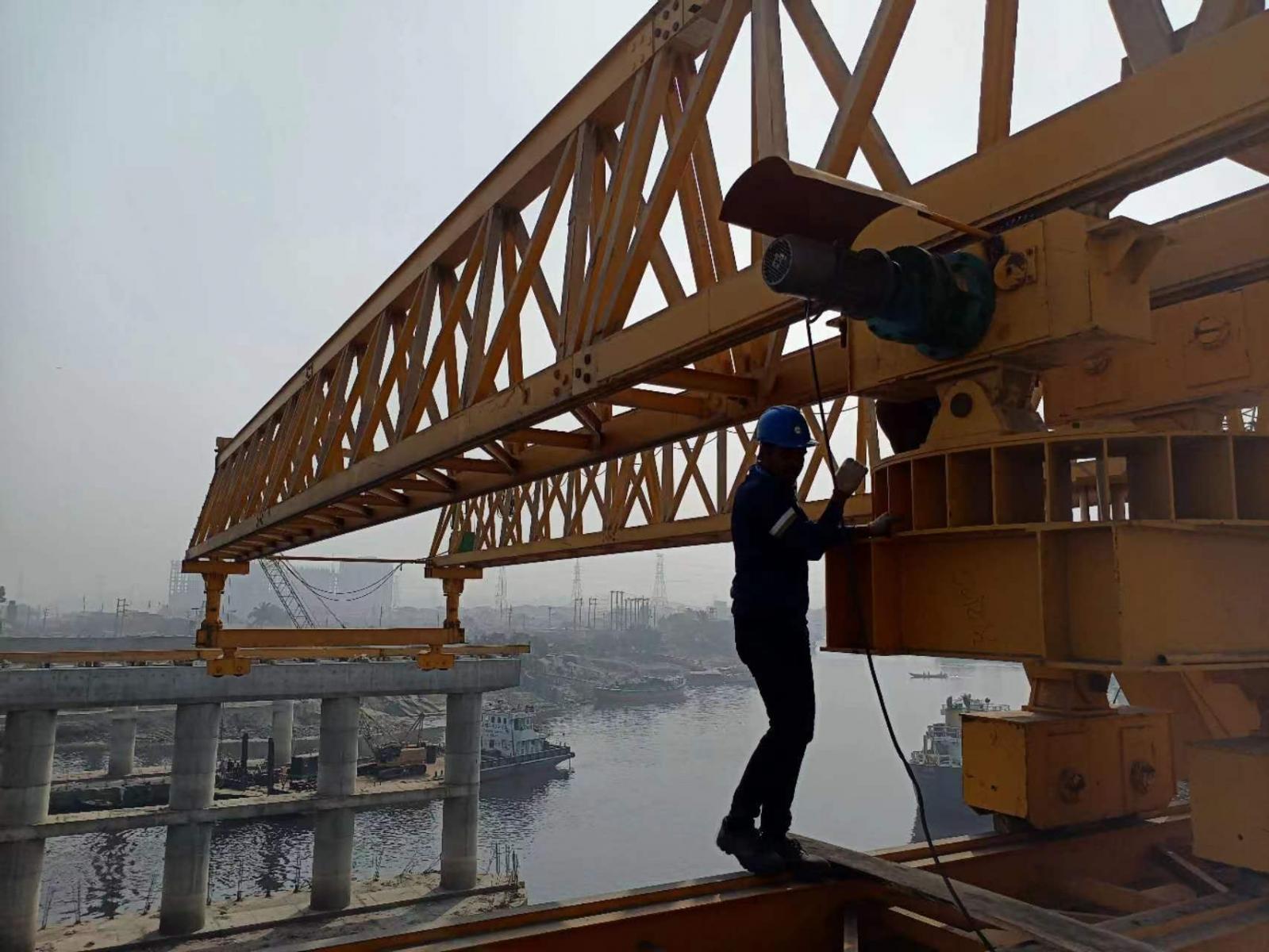 Installing and Test of Bridge Girder Launcher 2