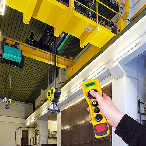 European-style universal overhead crane